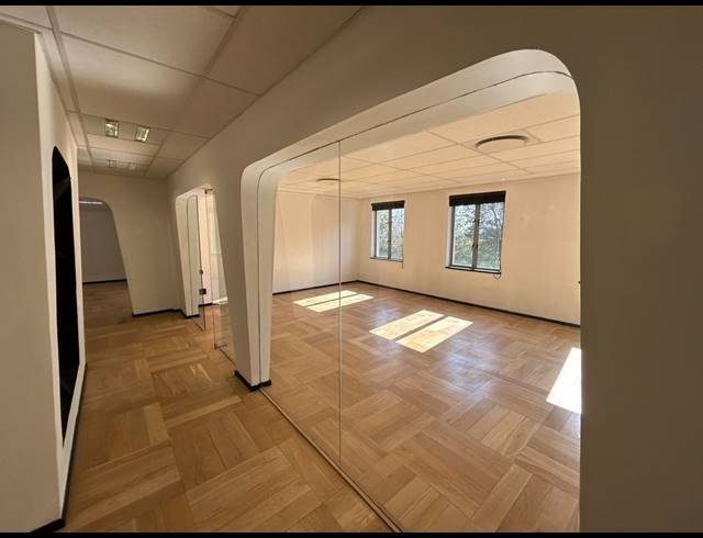 1,066M² OFFICE TO LET IN SANDTON CENTRAL